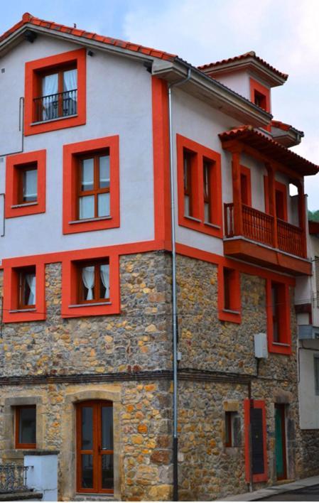 Onís Apartamentos El Pigazu מראה חיצוני תמונה