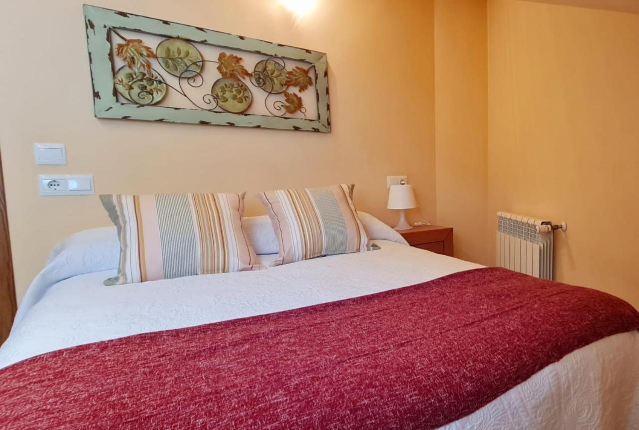 Onís Apartamentos El Pigazu מראה חיצוני תמונה